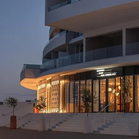 Marina Baie Des Anges Hôtel, Curio Collection By Hilton