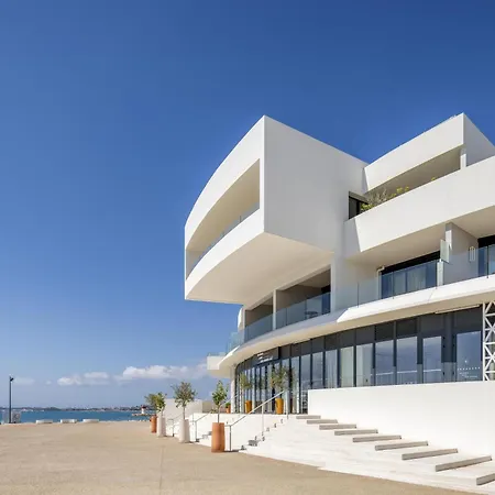 Szálloda Marina Baie Des Anges Hotel, Curio Collection By Hilton