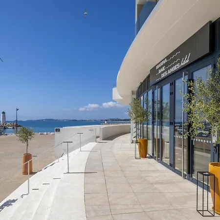 Marina Baie Des Anges Hotel, Curio Collection By Hilton Szálloda