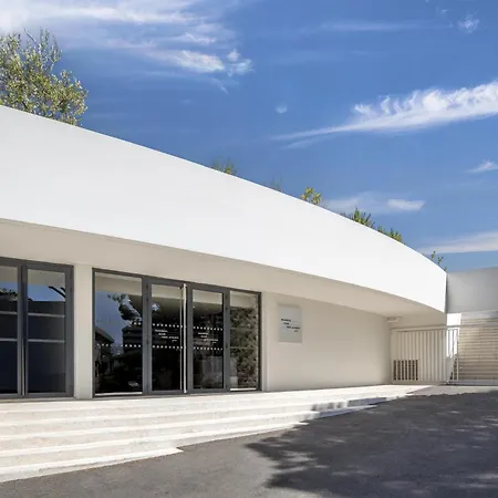 Marina Baie Des Anges Hotel, Curio Collection By Hilton Villeneuve-Loubet