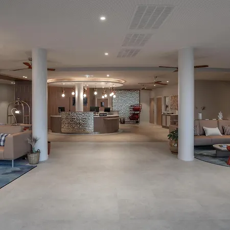 Marina Baie Des Anges Hôtel, Curio Collection By Hilton Hotel 4*