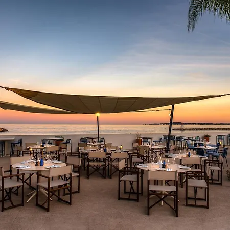 Hotel Marina Baie Des Anges Hôtel, Curio Collection By Hilton 4*
