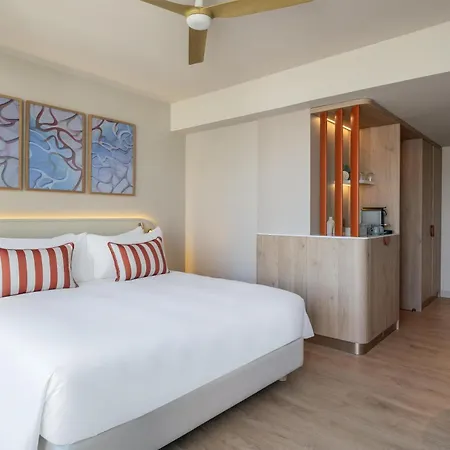 Marina Baie Des Anges Hotel, Curio Collection By Hilton Szálloda 4*