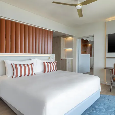 Marina Baie Des Anges Hotel, Curio Collection By Hilton