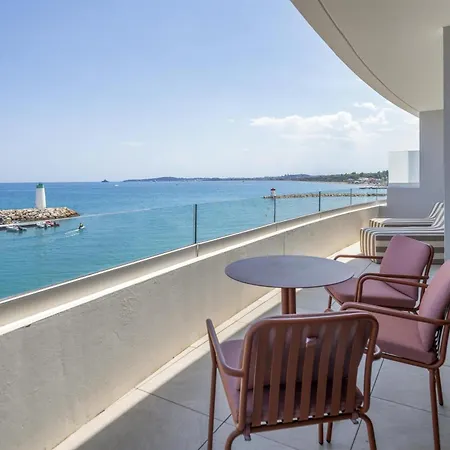 Hotel Marina Baie Des Anges Hôtel, Curio Collection By Hilton