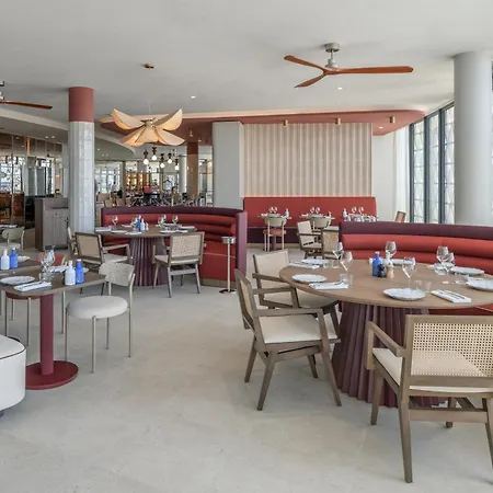 Marina Baie Des Anges Hôtel, Curio Collection By Hilton Villeneuve-Loubet