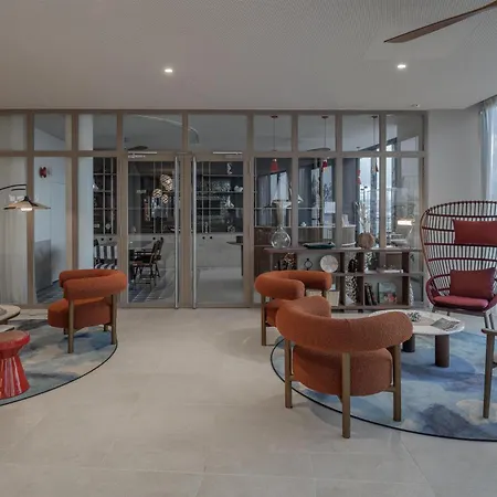 Hotel Marina Baie Des Anges Hôtel, Curio Collection By Hilton Villeneuve-Loubet