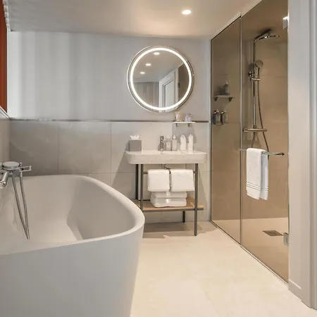 Marina Baie Des Anges Hotel, Curio Collection By Hilton 4* Villeneuve-Loubet